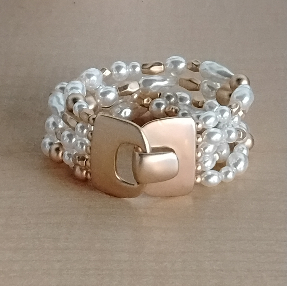 Southern Living Gold and Pearl Bracelet - Picture 3 of 4